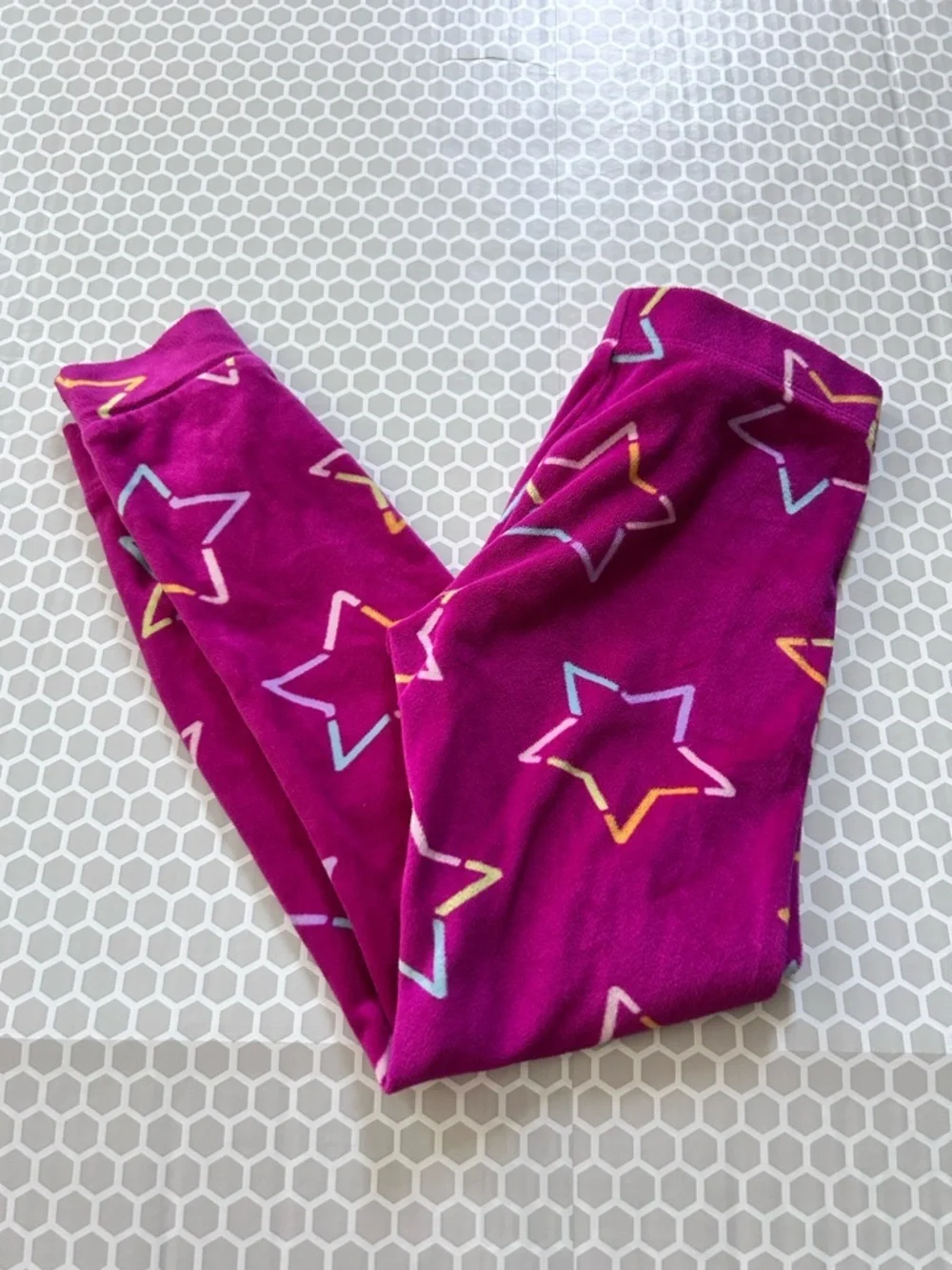 Cat & Jack Magenta Star-Print Kids Pajama Set. Size 6
